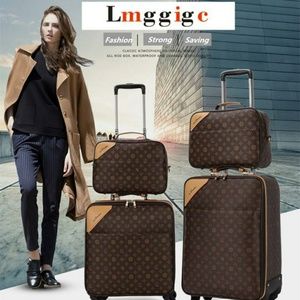 Classic travel luggage set